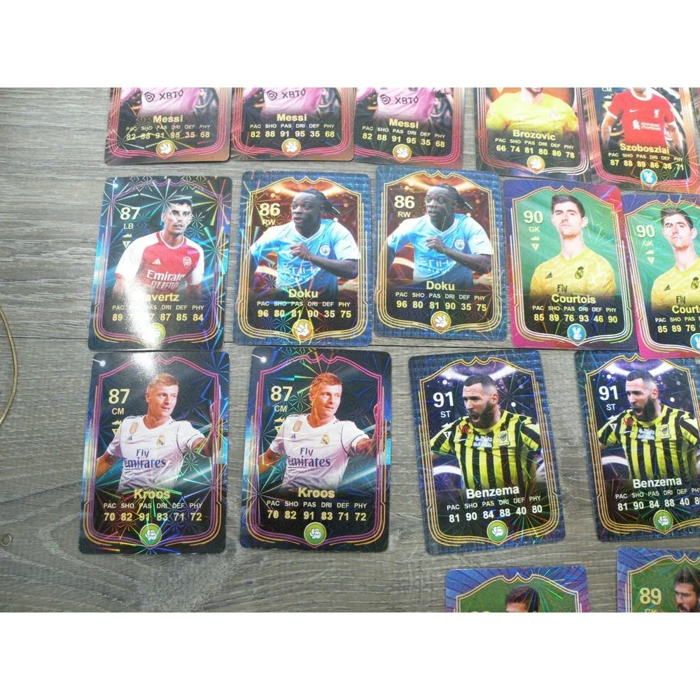 Football Soccer Trading Card Lot of 50 Ronaldo Messi Neymar Benzema Courtois